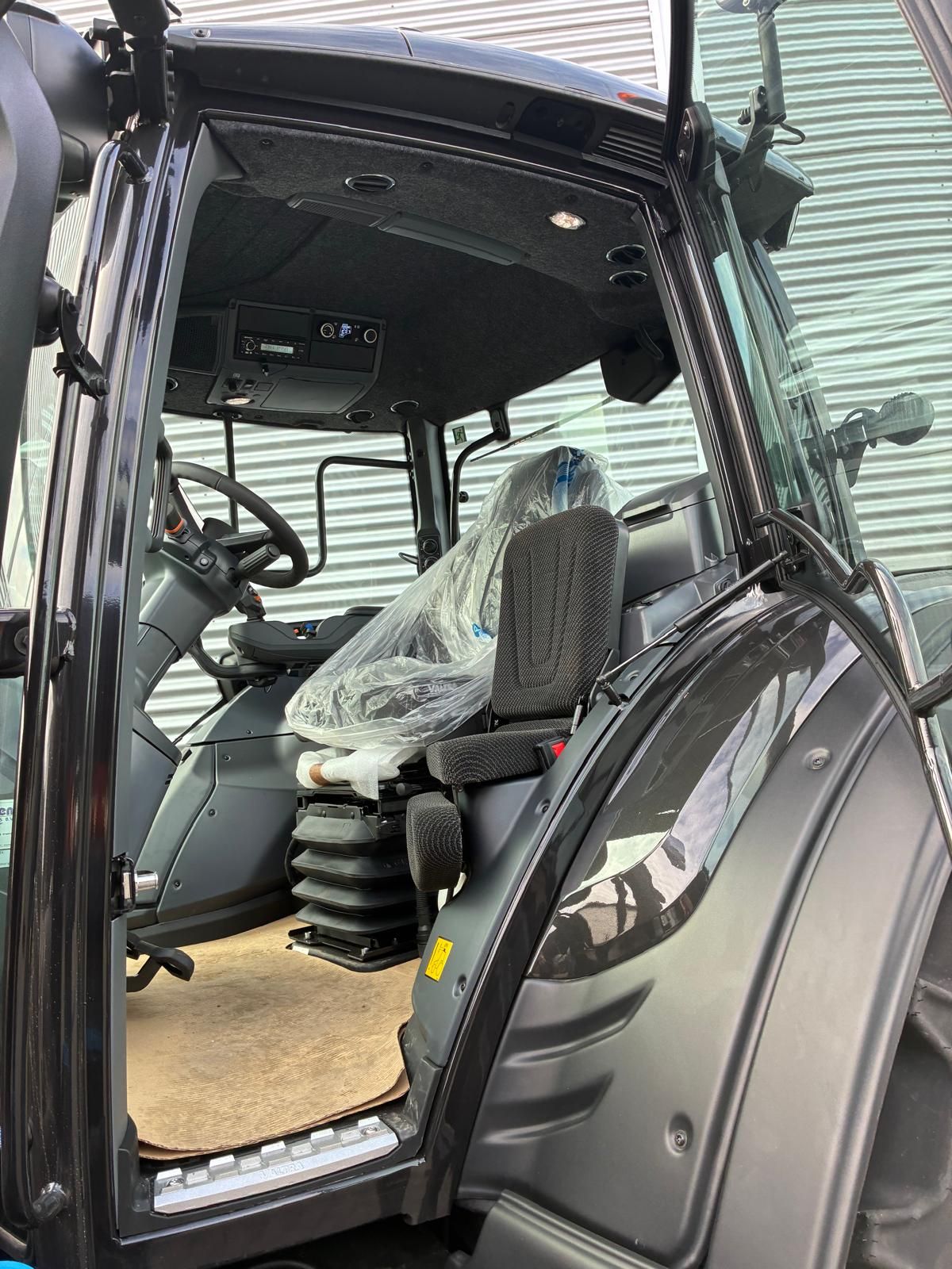 Valtra N175 Direct tractor