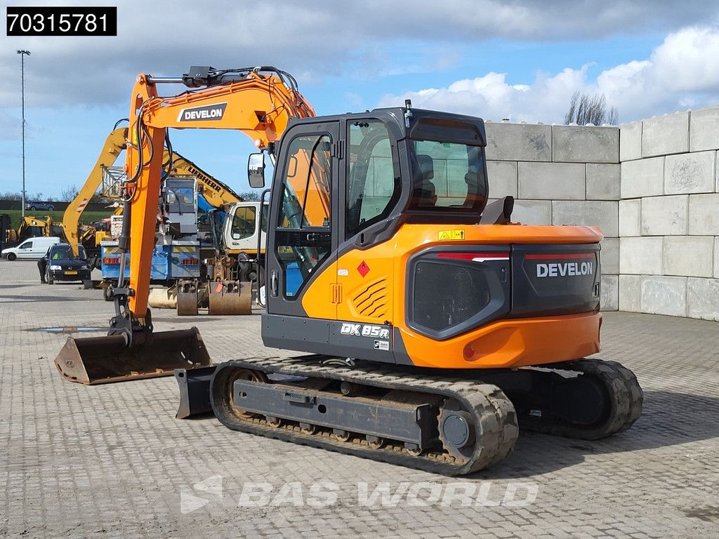 Develon DX85 R-7 3 Buckets - A/C