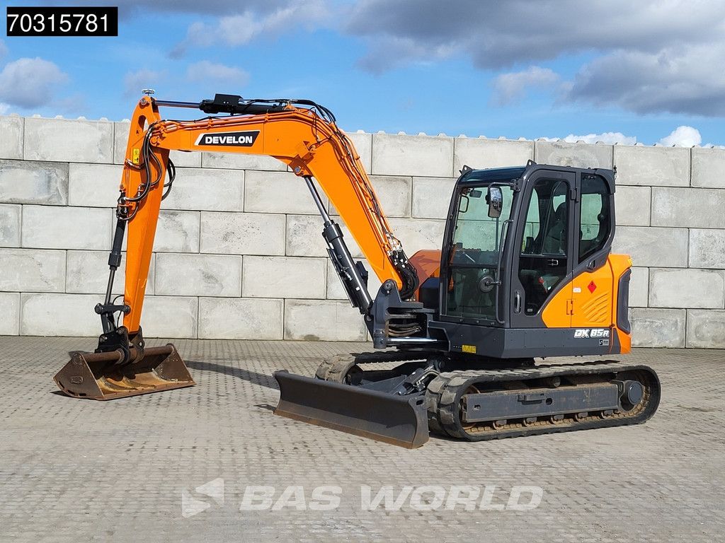 Develon DX85 R-7 3 Buckets - A/C