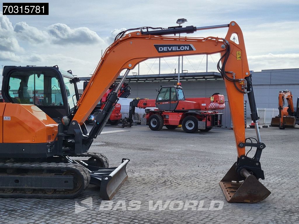 Develon DX85 R-7 3 Buckets - A/C