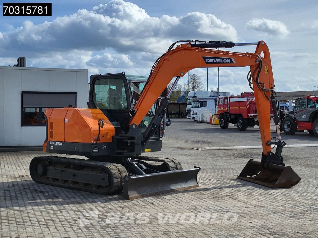 Develon DX85 R-7 3 Buckets - A/C