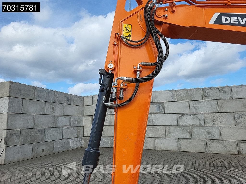 Develon DX85 R-7 3 Buckets - A/C