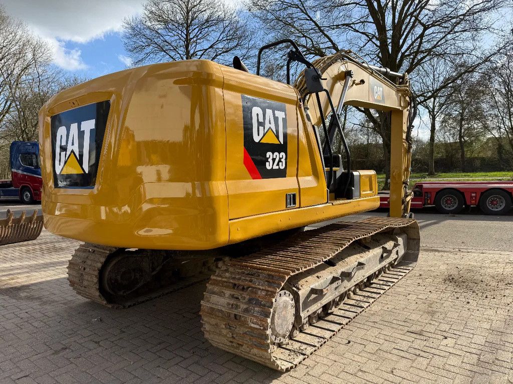 Caterpillar 323 Next Gen