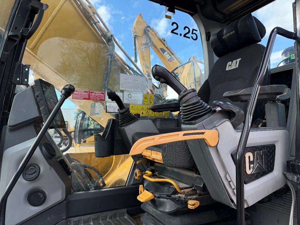 Caterpillar 323 Next Gen