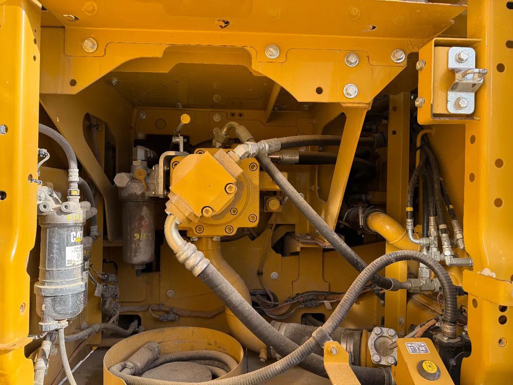 Caterpillar 323 Next Gen