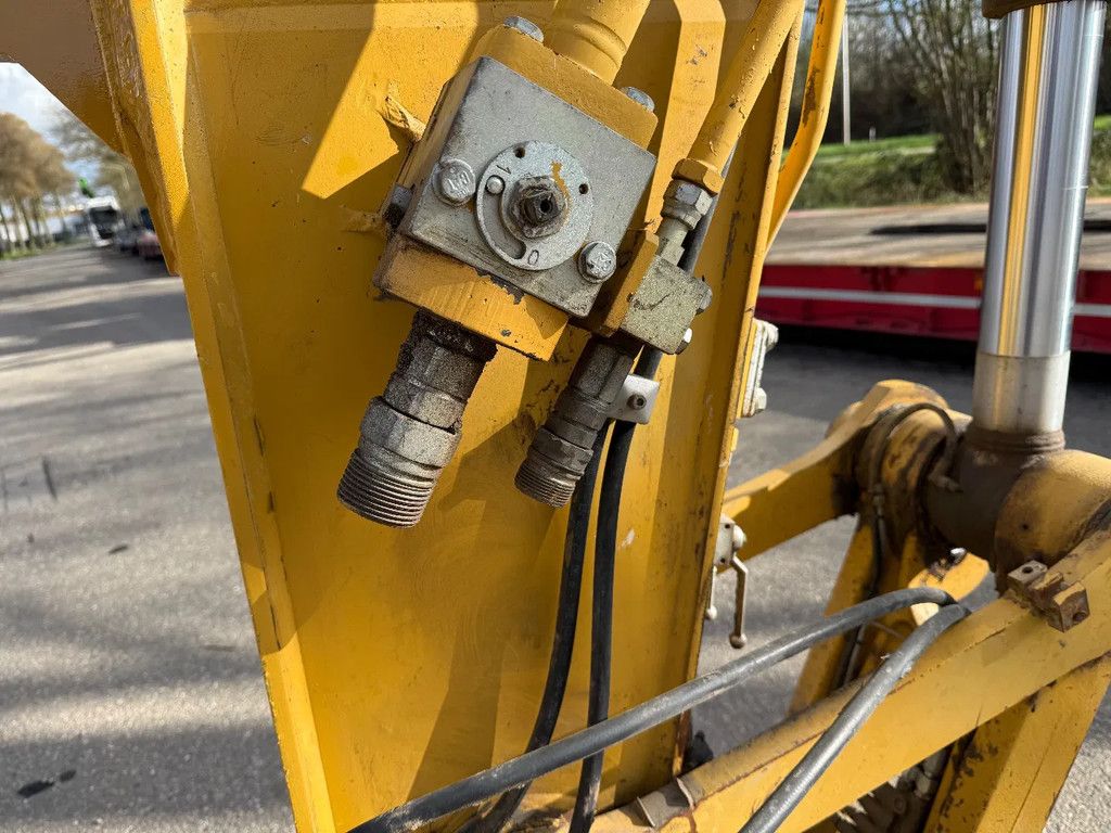 Caterpillar 323 Next Gen