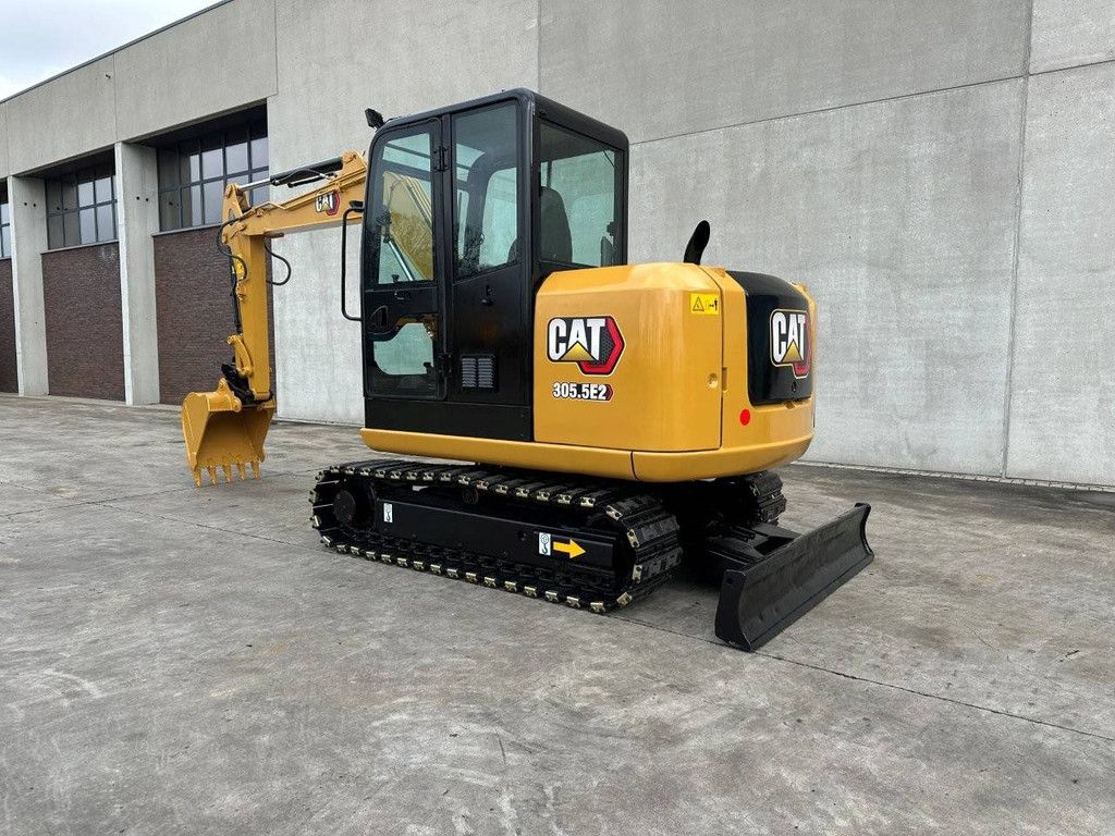 Midi excavator Caterpillar 305.5E2 Diesel 2015