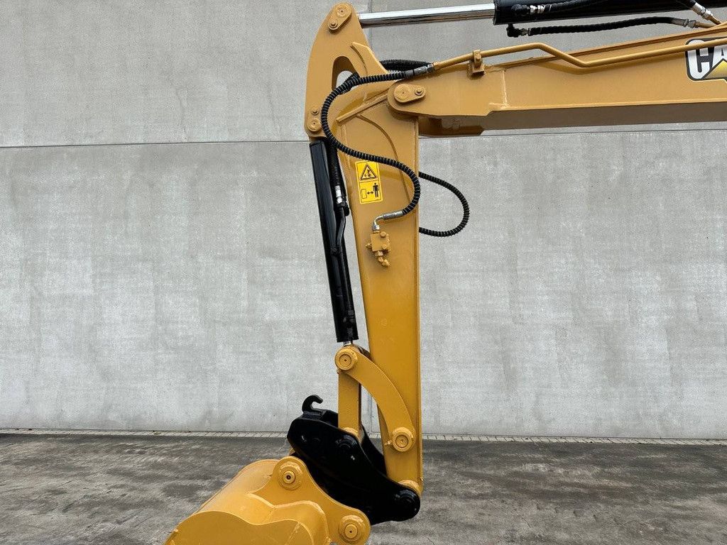 Midi excavator Caterpillar 305.5E2 Diesel 2015