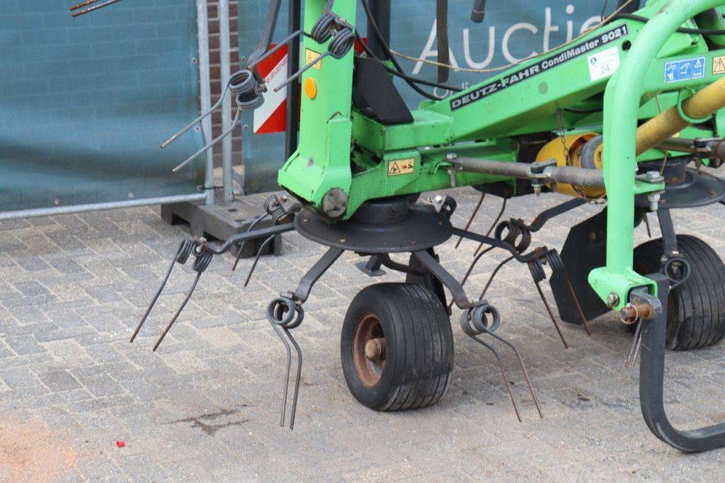 Hay tedder Deutz Fahr CondiMaster 9021