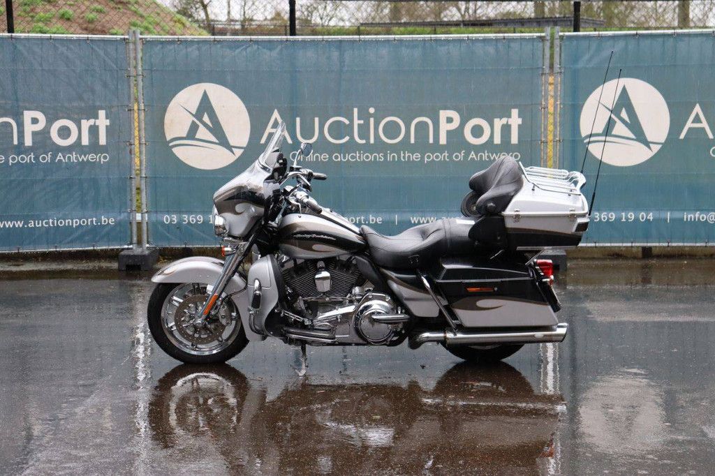 Motorrad Harley-Davidson Ultra Classic CVO Benzin 2013 (Margin)