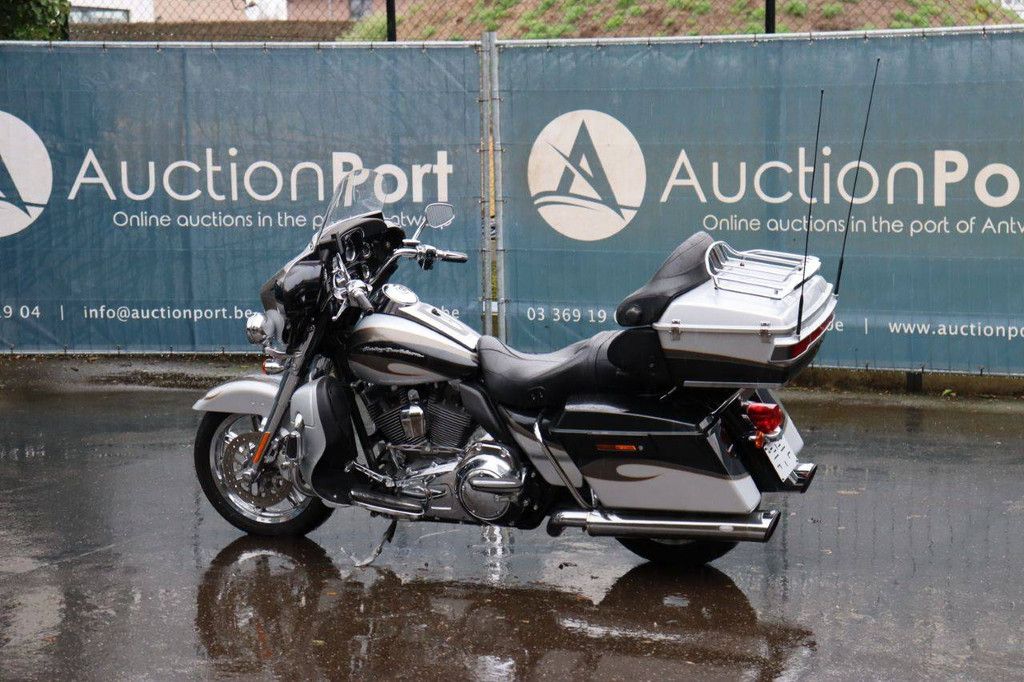 Motorrad Harley-Davidson Ultra Classic CVO Benzin 2013 (Margin)