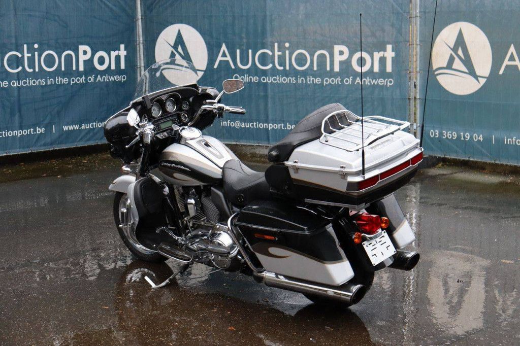 Motorrad Harley-Davidson Ultra Classic CVO Benzin 2013 (Margin)