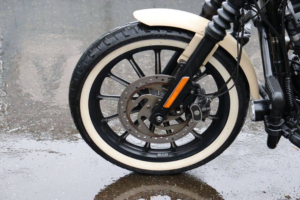 Motorrad Harley-Davidson Sportster XL 883 Iron Benzin 2015