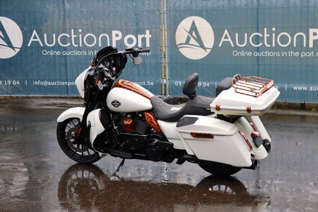 Motorrad Harley-Davidson Street Glide (114 Zoll) Benzin 2019