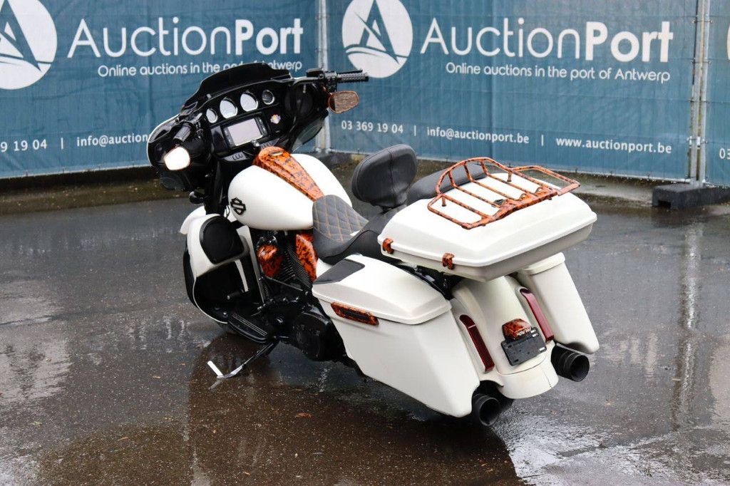 Motorrad Harley-Davidson Street Glide (114 Zoll) Benzin 2019