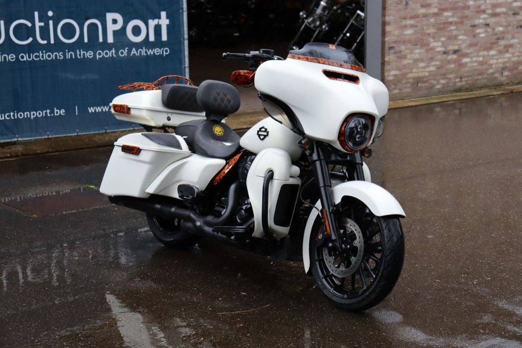 Motorrad Harley-Davidson Street Glide (114 Zoll) Benzin 2019