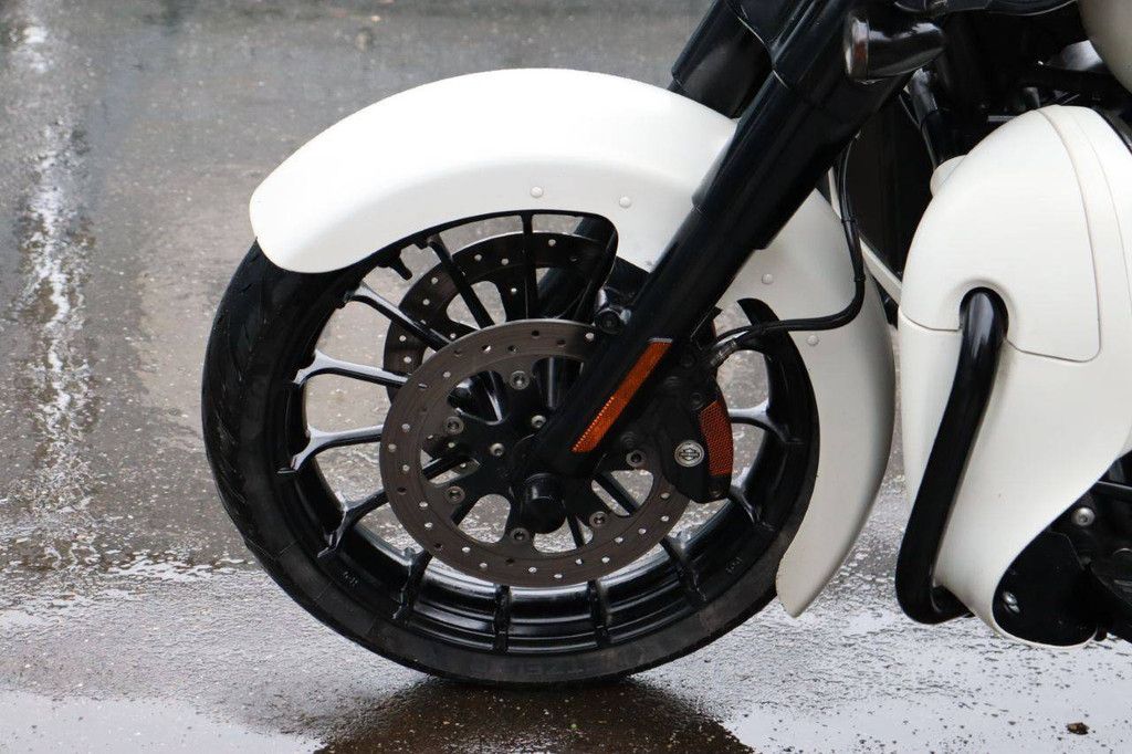 Motorrad Harley-Davidson Street Glide (114 Zoll) Benzin 2019