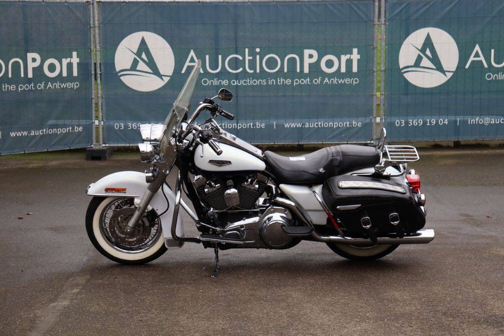 Motorrad Harley Davidson Road King Classic Benzin 2007