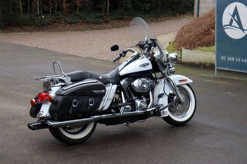 Motorrad Harley Davidson Road King Classic Benzin 2007