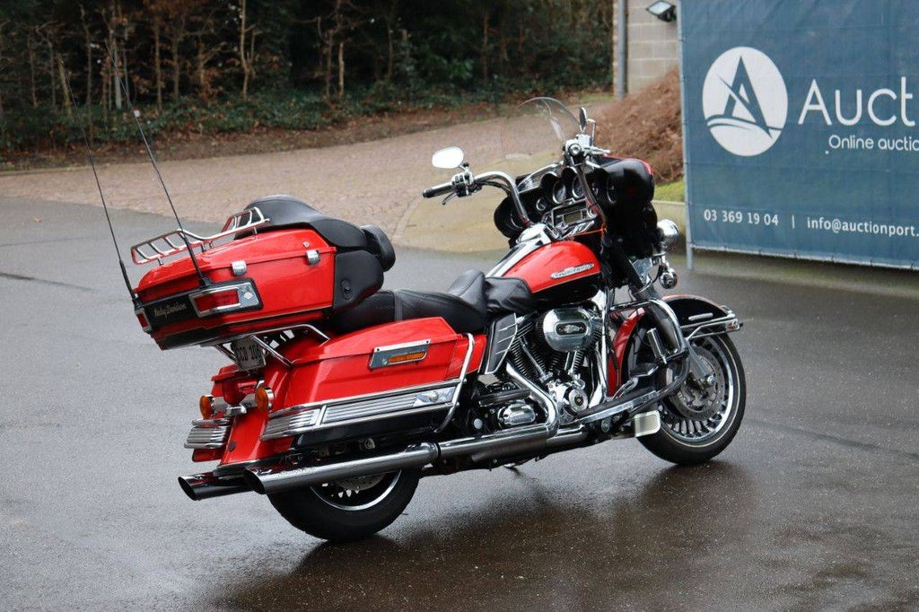 Motorcycle Harley Davidson Ultra Classic LTD Petrol 2010