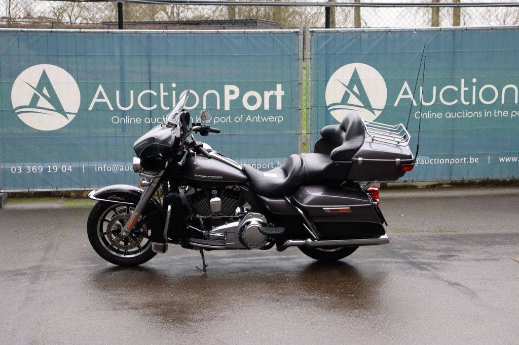 Motorcycle Harley Davidson Ultra Classic Petrol 2014