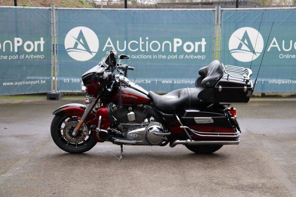 Motorrad Harley Davidson Ultra Classic CVO Benzin 2011