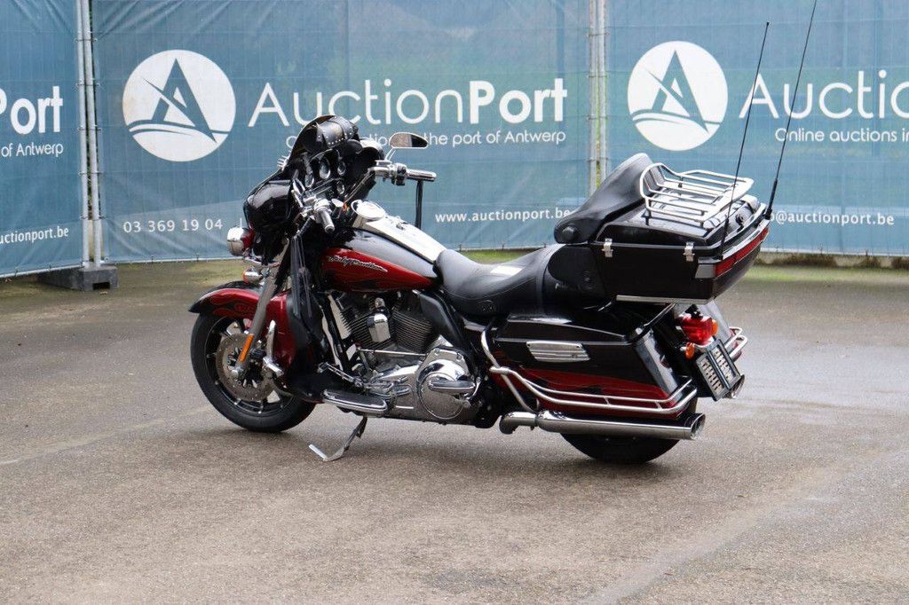 Motorrad Harley Davidson Ultra Classic CVO Benzin 2011