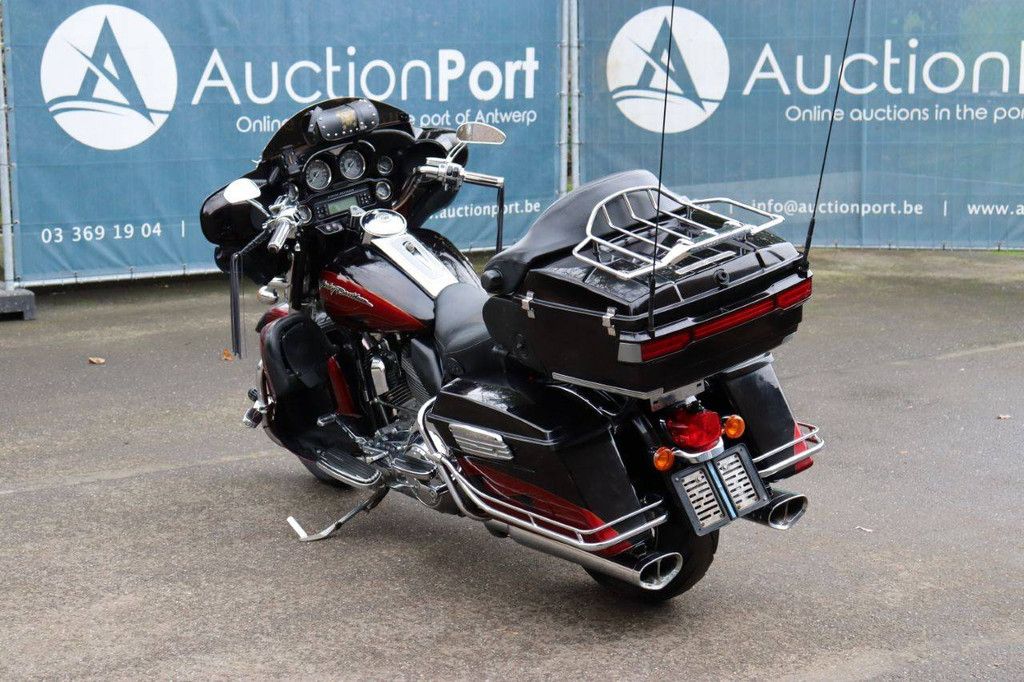 Motorrad Harley Davidson Ultra Classic CVO Benzin 2011