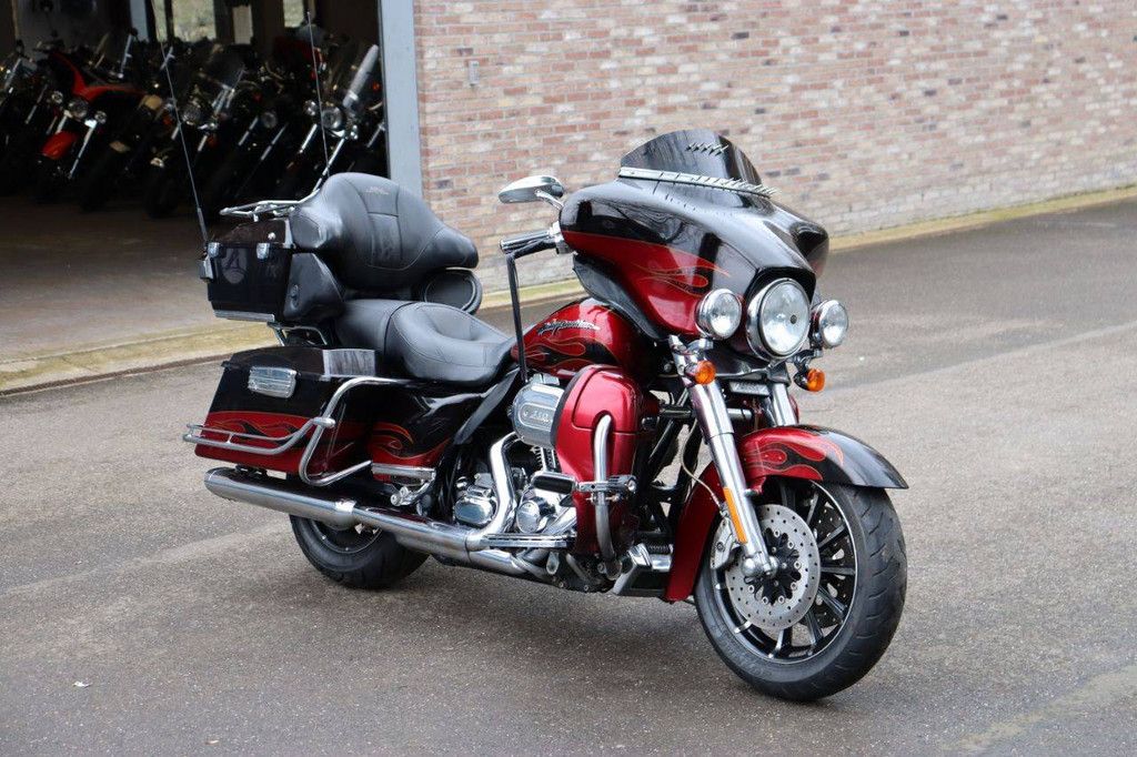 Motorrad Harley Davidson Ultra Classic CVO Benzin 2011