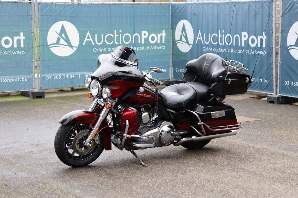 Motorrad Harley Davidson Ultra Classic CVO Benzin 2011