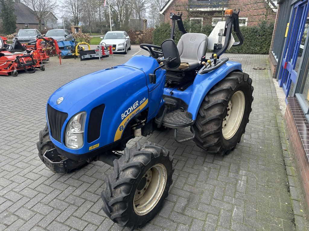 New Holland Boomer 2030