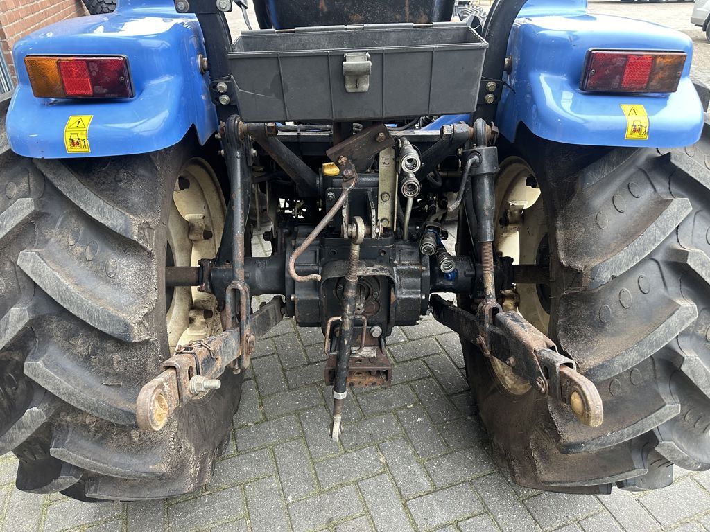 New Holland Boomer 2030