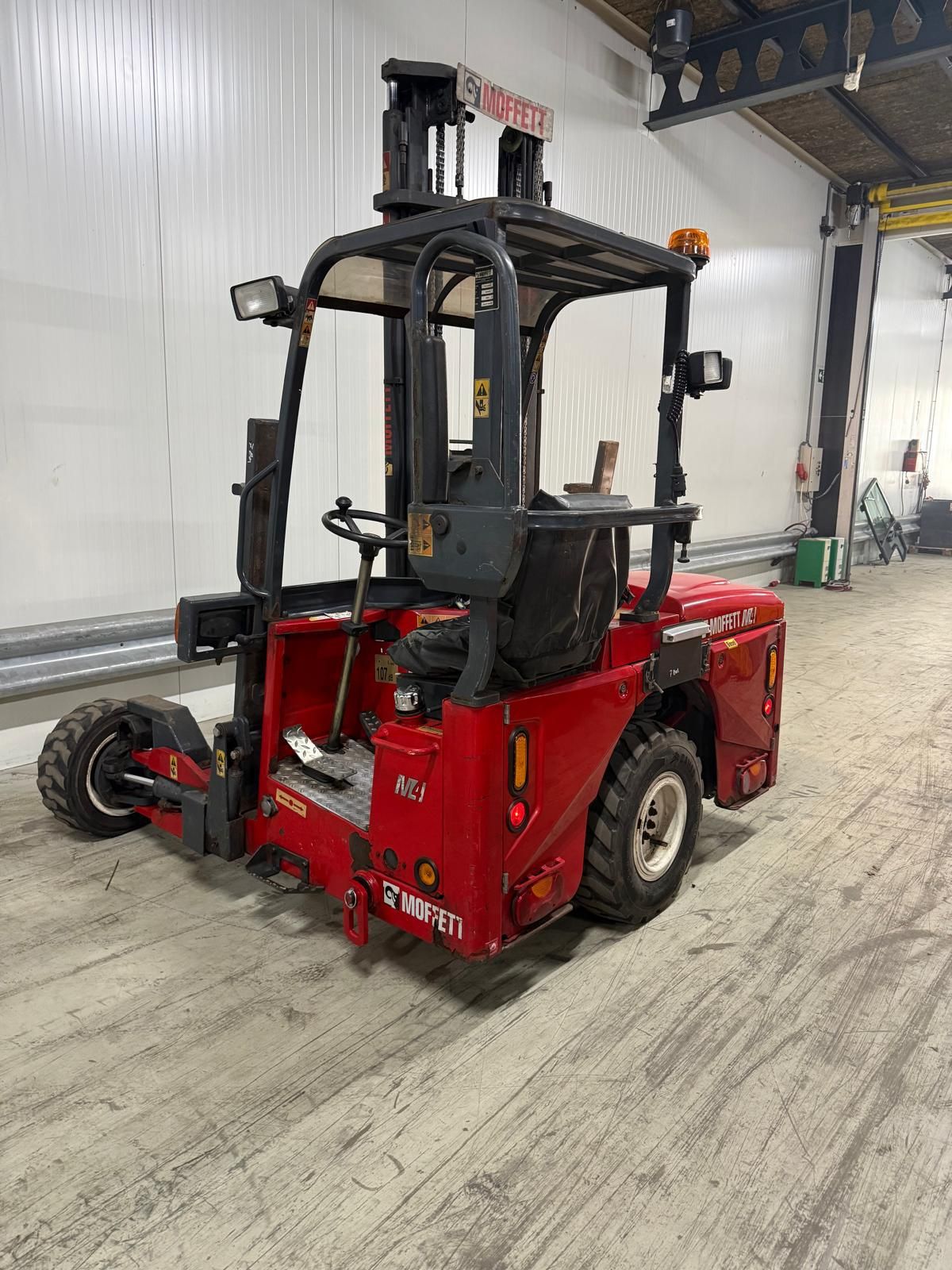 4 weg moffet kooiaap 3 wiel aangedreven hefvermogen 3000 kg