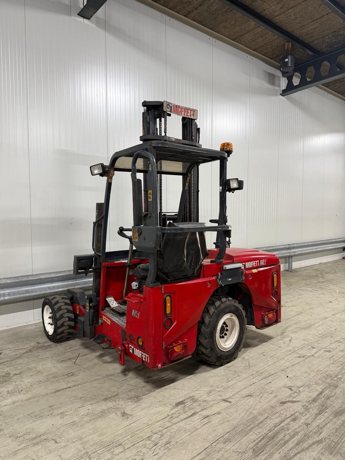 4 weg moffet kooiaap 3 wiel aangedreven hefvermogen 3000 kg