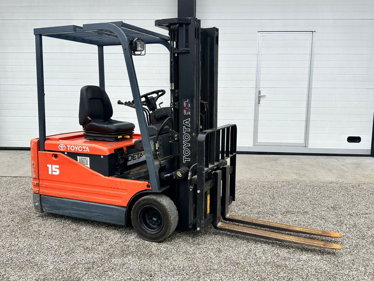 TE KOOP: zeer nette TOYOTA heftruck