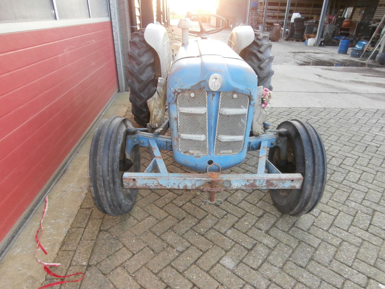 Fordson Dexta goedlopend Nw Banden €2000,00