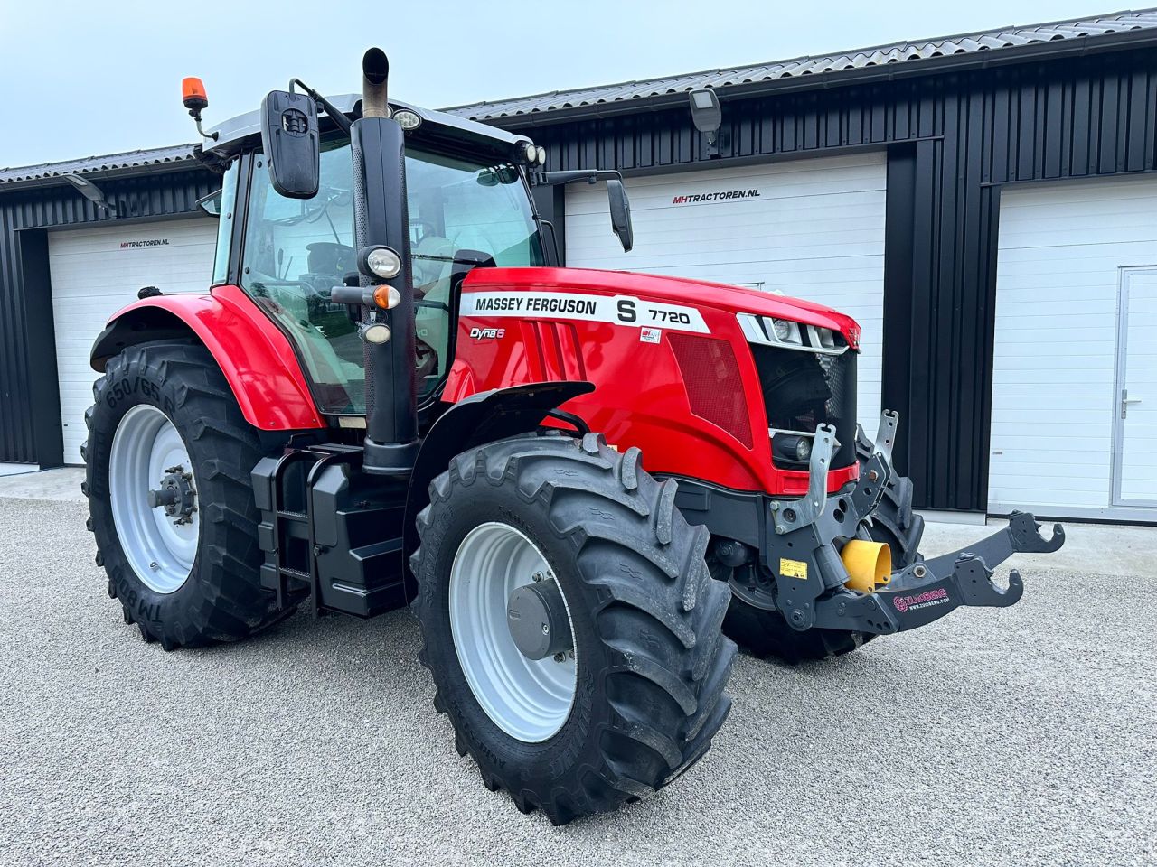 TE KOOP: zeer nette MASSEY FERGUSON 7720-S