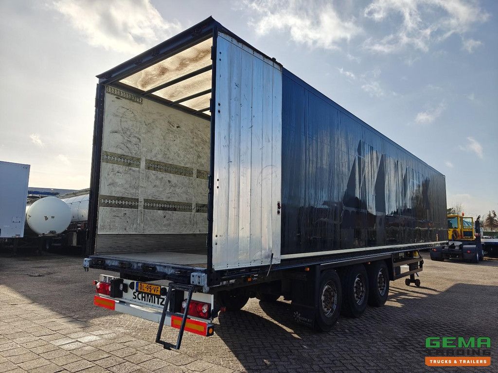 Schmitz Cargobull SCB S3B 3 Schmitz Axles - Enclosed Body - Lift Axle - Disc Brakes