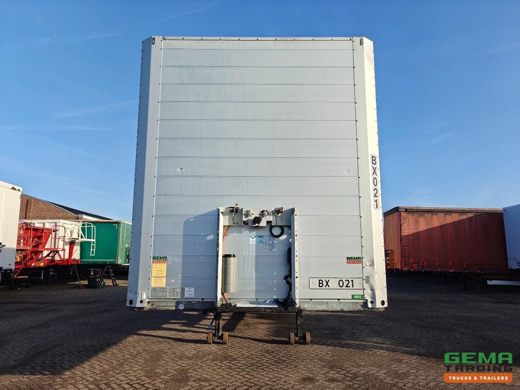 Schmitz Cargobull SCB S3B 3 Schmitz Axles - Enclosed Body - Lift Axle - Disc Brakes