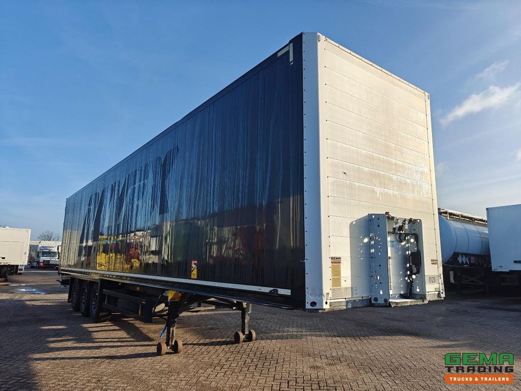 Schmitz Cargobull SCB S3B 3 Schmitz Axles - Enclosed Body - Lift Axle - Disc Brakes