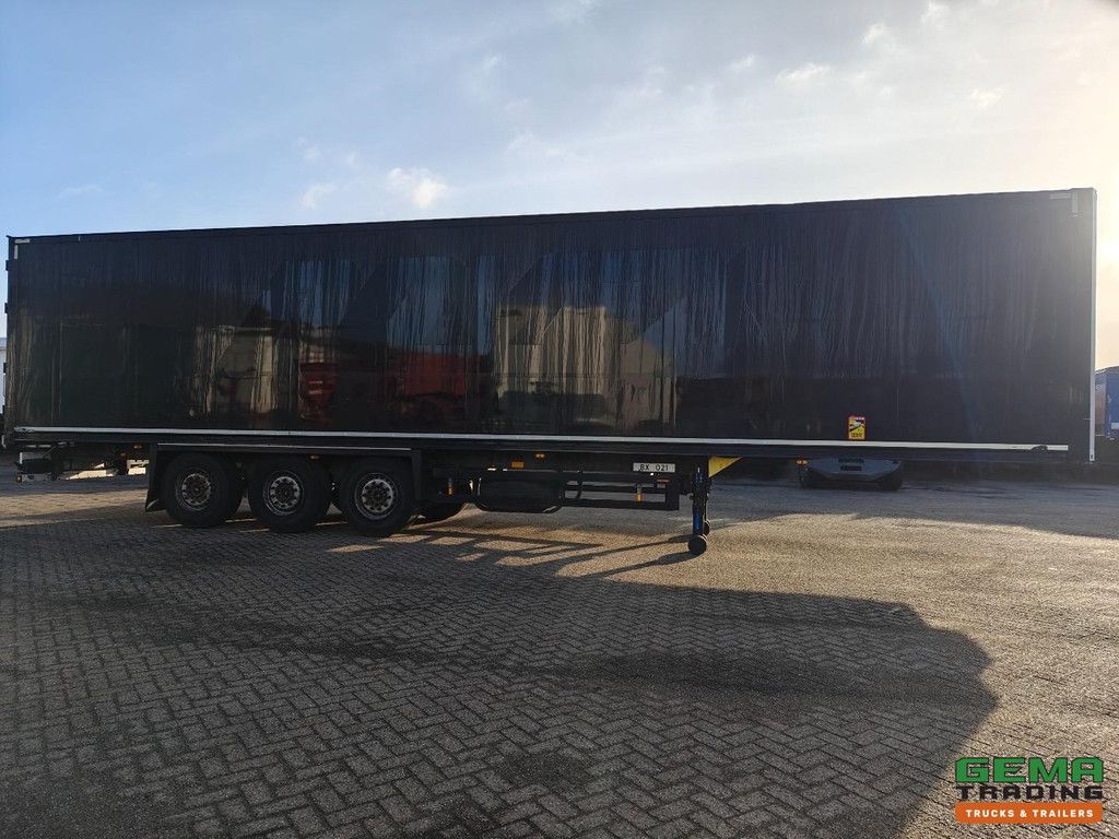 Schmitz Cargobull SCB S3B 3 Schmitz Axles - Enclosed Body - Lift Axle - Disc Brakes