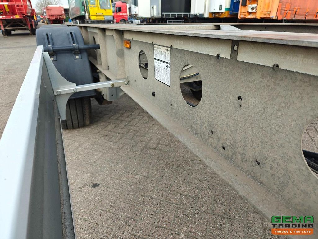 Van Hool A3C002 3-axle SAF - ADR AT/FL - 45FT - 3805KG - Disc brakes - Galvanized