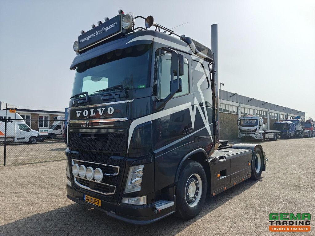 Volvo FH 420 4X2 Euro6C Sleeper Cab - Double Tank - SmartTacho V2 - ShowTruck - Special Interior - 02/2027 MOT