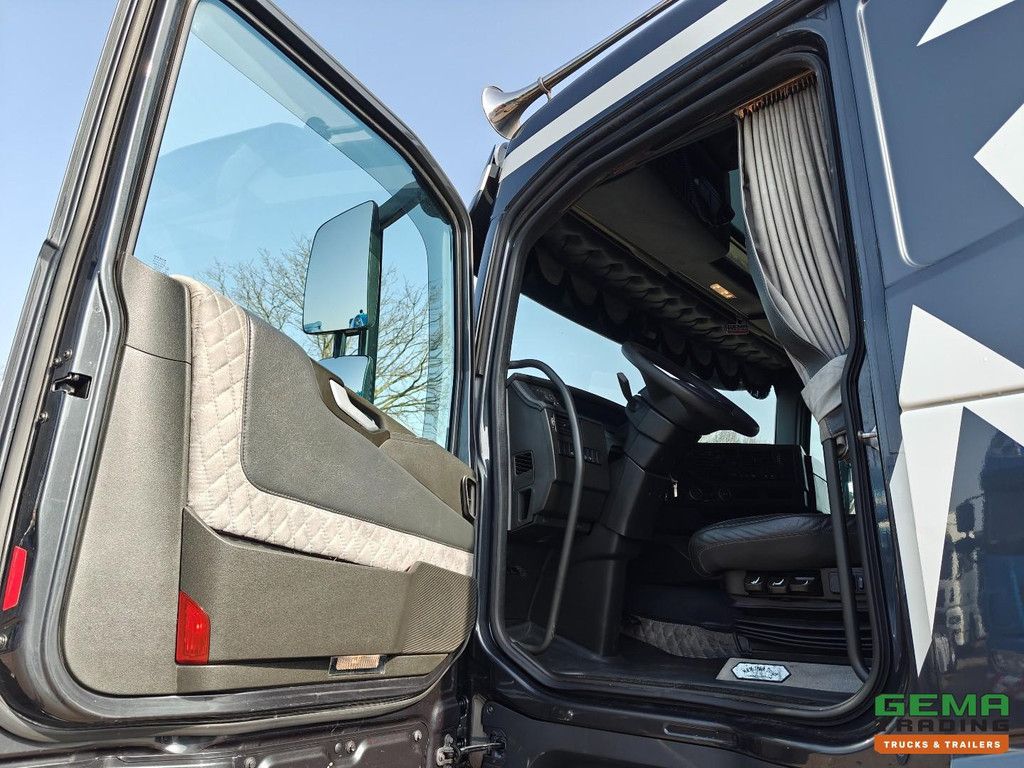 Volvo FH 420 4X2 Euro6C Sleeper Cab - Double Tank - SmartTacho V2 - ShowTruck - Special Interior - 02/2027 MOT