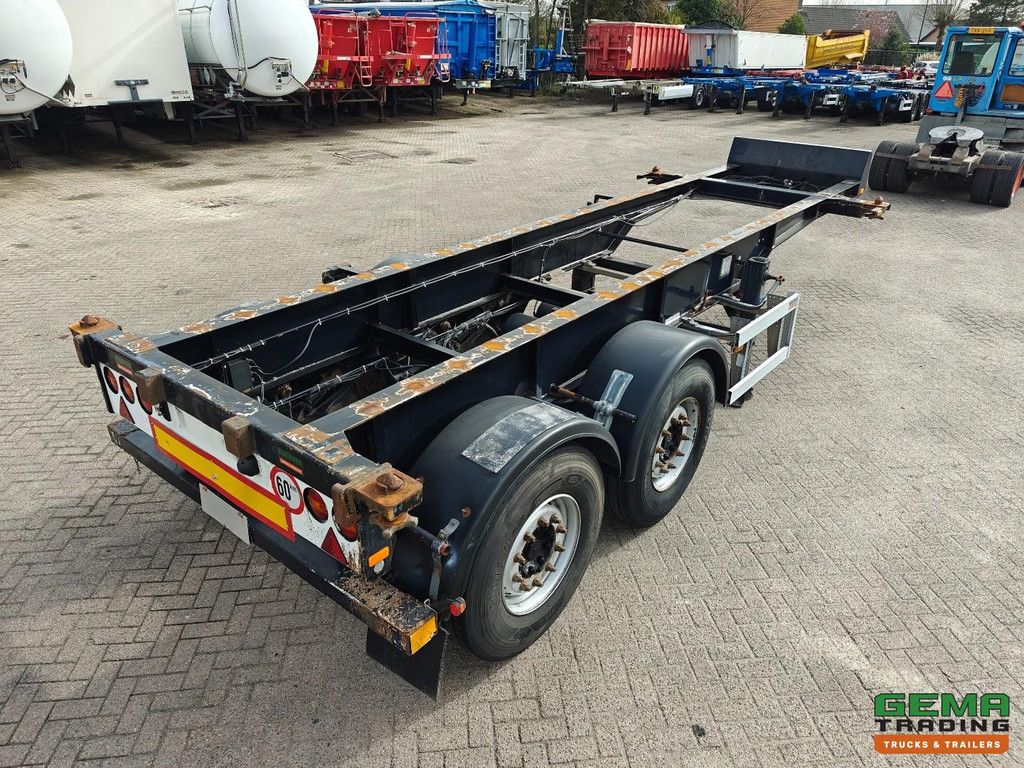 Renders EURO 700 20FT - 2 Axles Mercedes - Disc Brakes - 2960 KG