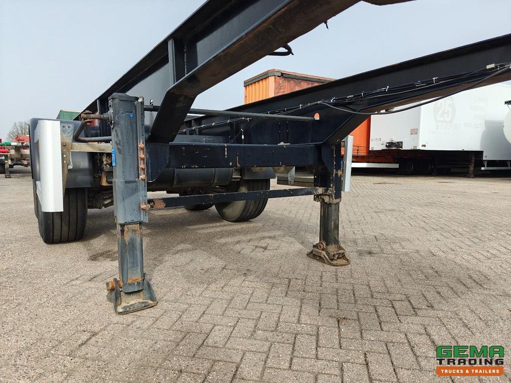 Renders EURO 700 20FT - 2 Axles Mercedes - Disc Brakes - 2960 KG