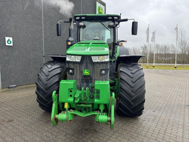 John Deere 8320R