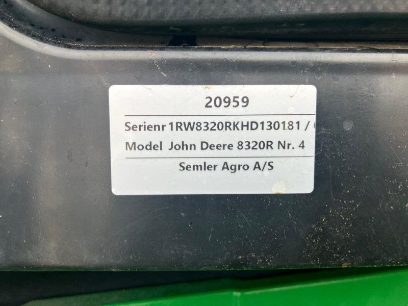 John Deere 8320