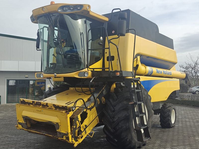 New Holland CSX 7040