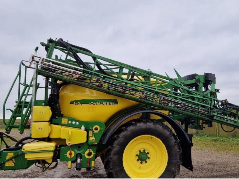 John Deere 840i